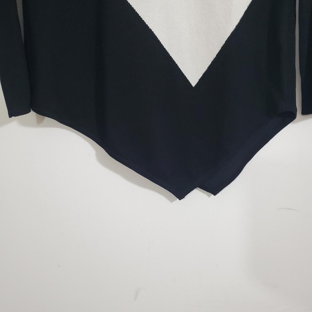 WHBM Knit Asymmetric Hem Abstract Artsy Lagenlook Modern Top NWT Size XS - Picture 2 of 9